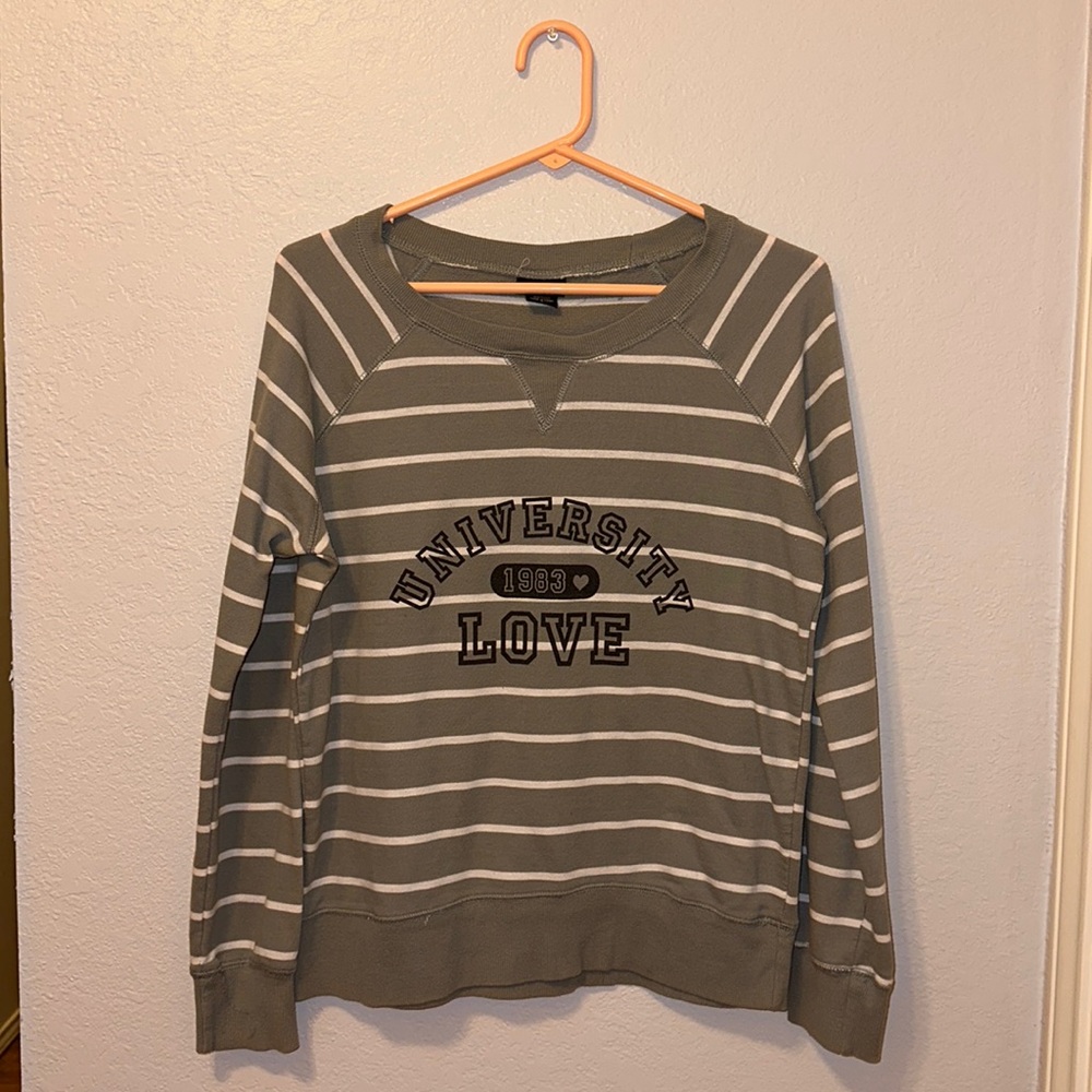 Rue 21 Sweater- LARGE; Comfy; Sweater